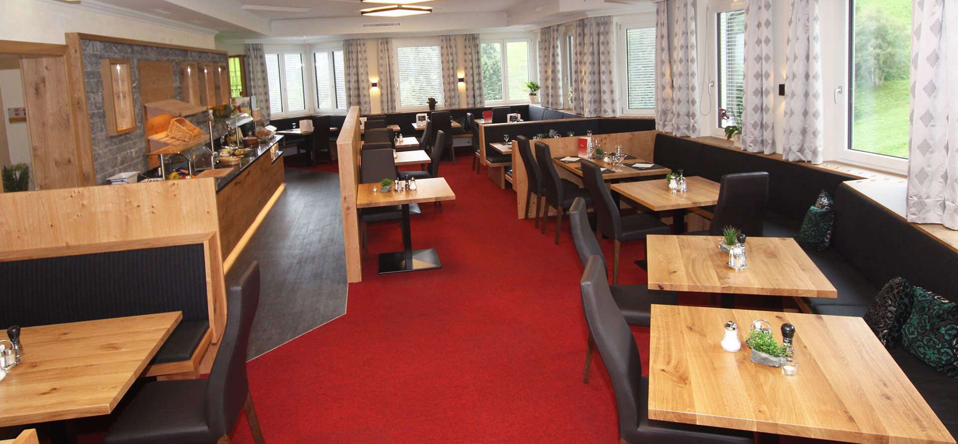 Frühstücksraum im Hotel Bärolina in Serfaus